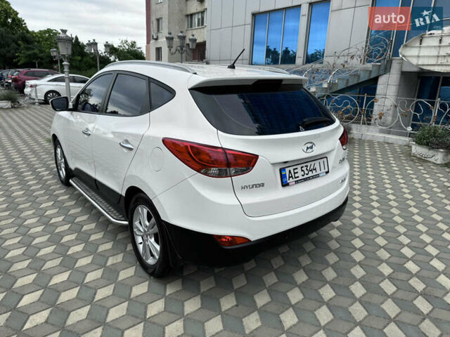 Білий Хендай іх35, об'ємом двигуна 2 л та пробігом 101 тис. км за 14300 $, фото 15 на Automoto.ua