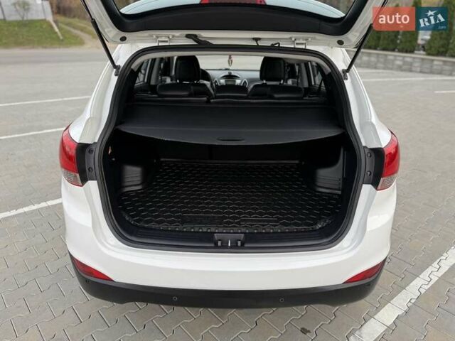 Білий Хендай іх35, об'ємом двигуна 2 л та пробігом 133 тис. км за 9600 $, фото 40 на Automoto.ua