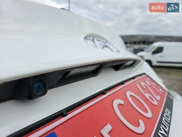 Белый Хендай их35, объемом двигателя 2 л и пробегом 211 тыс. км за 12999 $, фото 11 на Automoto.ua