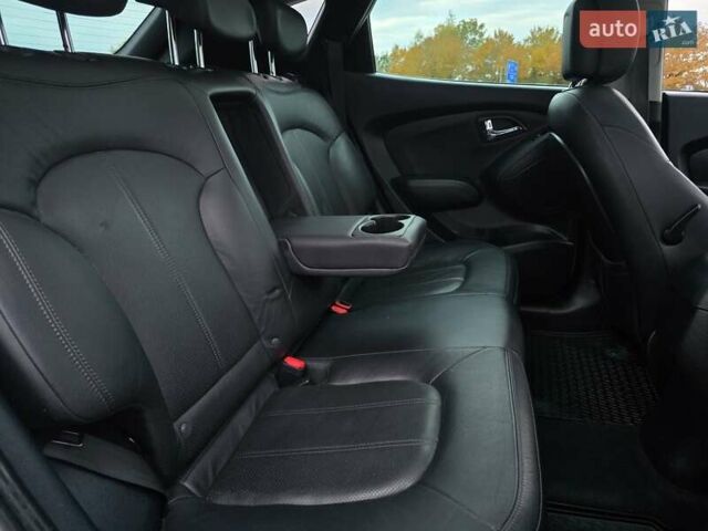 Белый Хендай их35, объемом двигателя 2 л и пробегом 211 тыс. км за 12999 $, фото 54 на Automoto.ua