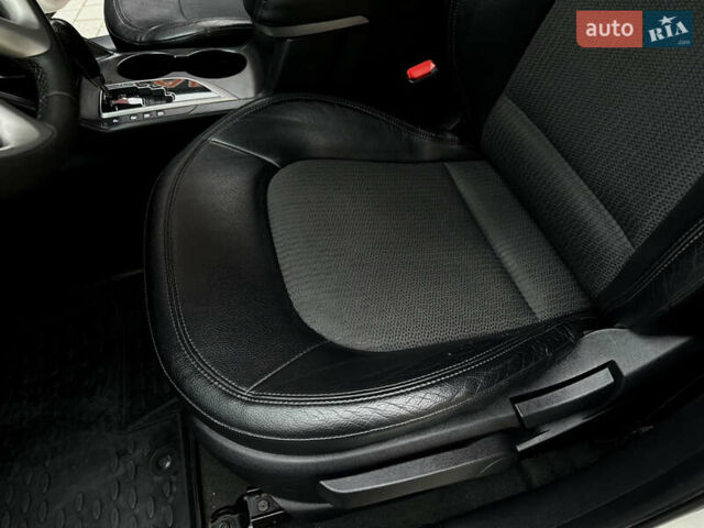 Белый Хендай их35, объемом двигателя 2 л и пробегом 178 тыс. км за 11900 $, фото 25 на Automoto.ua