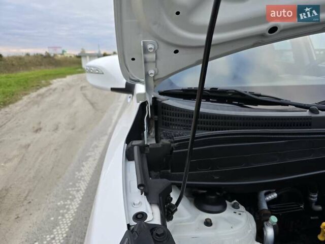 Белый Хендай их35, объемом двигателя 2 л и пробегом 211 тыс. км за 12999 $, фото 63 на Automoto.ua