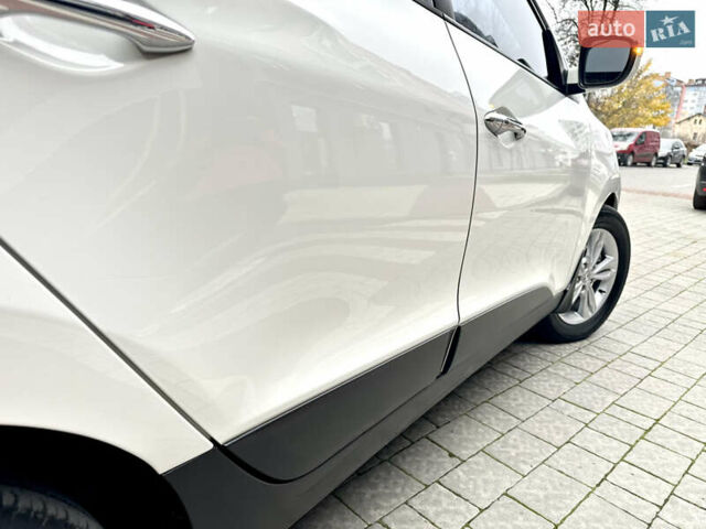 Белый Хендай их35, объемом двигателя 2 л и пробегом 178 тыс. км за 11900 $, фото 73 на Automoto.ua