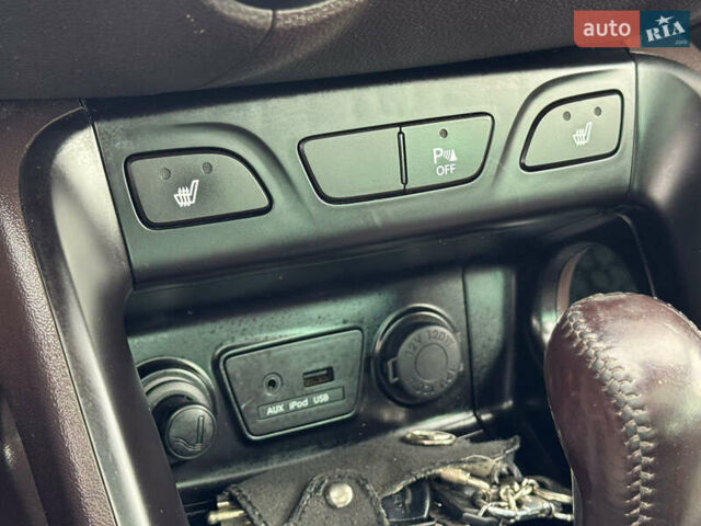 Белый Хендай их35, объемом двигателя 2 л и пробегом 169 тыс. км за 13300 $, фото 20 на Automoto.ua