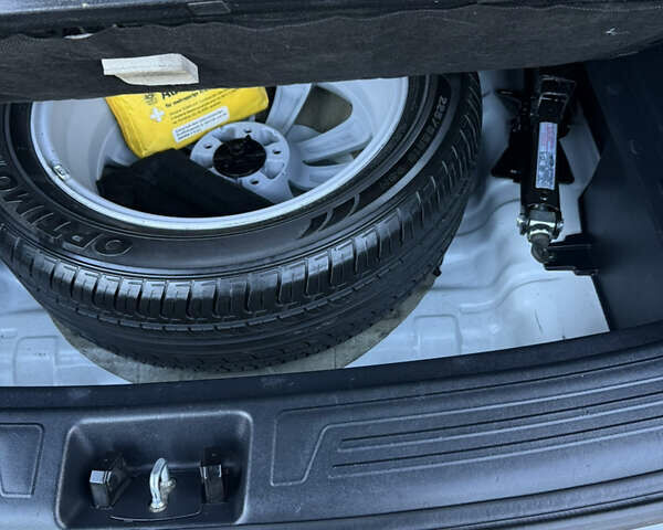 Белый Хендай их35, объемом двигателя 2 л и пробегом 204 тыс. км за 13950 $, фото 48 на Automoto.ua