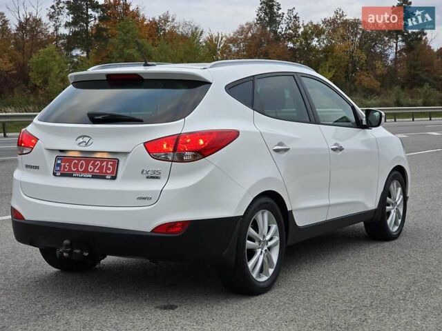 Белый Хендай их35, объемом двигателя 2 л и пробегом 211 тыс. км за 12999 $, фото 4 на Automoto.ua