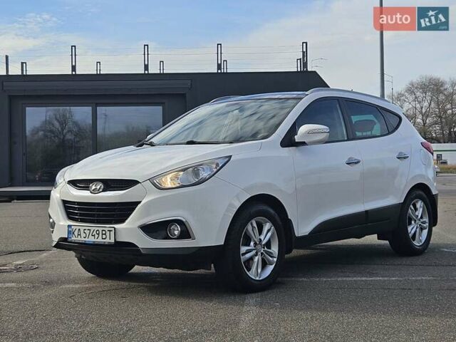 Белый Хендай их35, объемом двигателя 2 л и пробегом 137 тыс. км за 12600 $, фото 32 на Automoto.ua