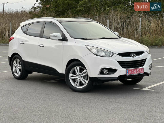 Белый Хендай их35, объемом двигателя 2 л и пробегом 172 тыс. км за 15500 $, фото 10 на Automoto.ua