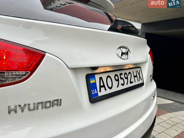 Белый Хендай их35, объемом двигателя 2 л и пробегом 178 тыс. км за 11900 $, фото 77 на Automoto.ua