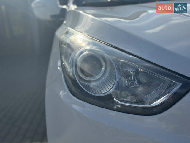 Білий Хендай іх35, об'ємом двигуна 1.69 л та пробігом 248 тис. км за 11450 $, фото 15 на Automoto.ua