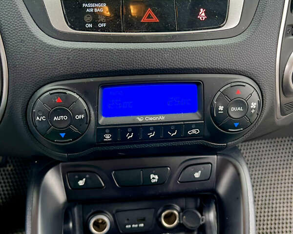 Белый Хендай их35, объемом двигателя 2 л и пробегом 168 тыс. км за 11800 $, фото 21 на Automoto.ua