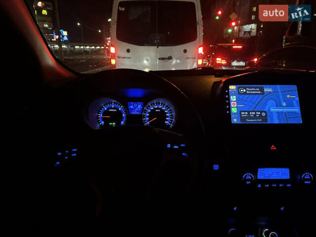 Белый Хендай их35, объемом двигателя 2 л и пробегом 178 тыс. км за 11900 $, фото 21 на Automoto.ua