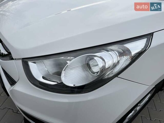 Білий Хендай іх35, об'ємом двигуна 2 л та пробігом 133 тис. км за 9600 $, фото 14 на Automoto.ua