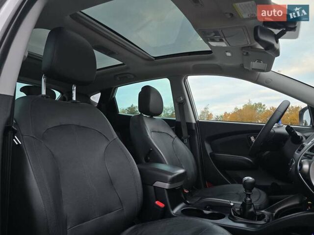 Белый Хендай их35, объемом двигателя 2 л и пробегом 211 тыс. км за 12999 $, фото 36 на Automoto.ua