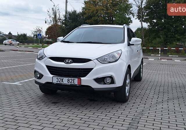 Белый Хендай их35, объемом двигателя 1.7 л и пробегом 212 тыс. км за 11400 $, фото 68 на Automoto.ua