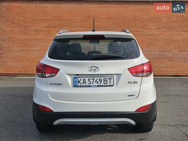 Белый Хендай их35, объемом двигателя 2 л и пробегом 137 тыс. км за 12600 $, фото 7 на Automoto.ua