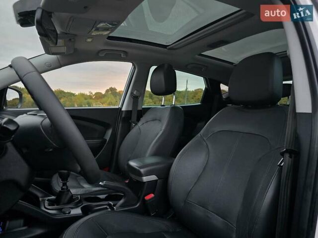 Белый Хендай их35, объемом двигателя 2 л и пробегом 211 тыс. км за 12999 $, фото 30 на Automoto.ua