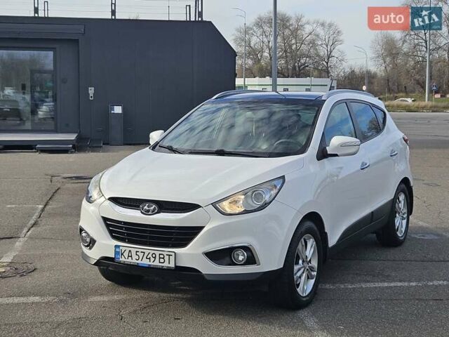 Белый Хендай их35, объемом двигателя 2 л и пробегом 137 тыс. км за 12600 $, фото 35 на Automoto.ua