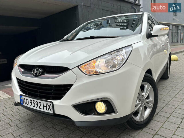 Белый Хендай их35, объемом двигателя 2 л и пробегом 178 тыс. км за 11900 $, фото 13 на Automoto.ua