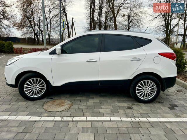 Белый Хендай их35, объемом двигателя 2 л и пробегом 168 тыс. км за 11800 $, фото 8 на Automoto.ua