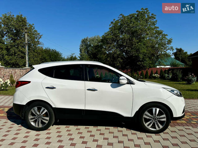 Білий Хендай іх35, об'ємом двигуна 2 л та пробігом 144 тис. км за 16000 $, фото 12 на Automoto.ua