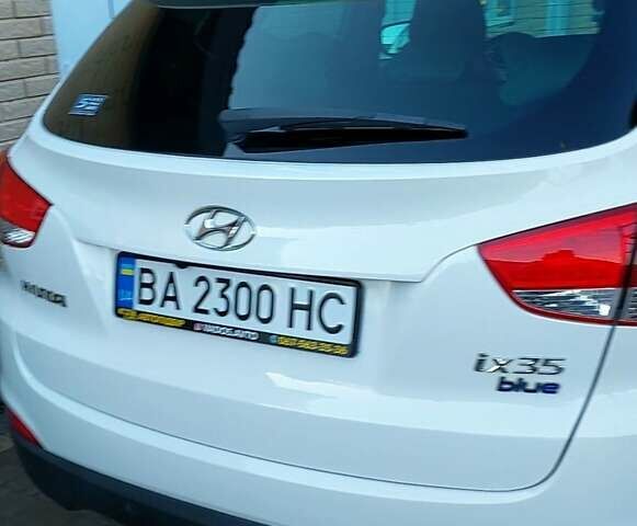 Білий Хендай іх35, об'ємом двигуна 1.69 л та пробігом 218 тис. км за 13800 $, фото 3 на Automoto.ua