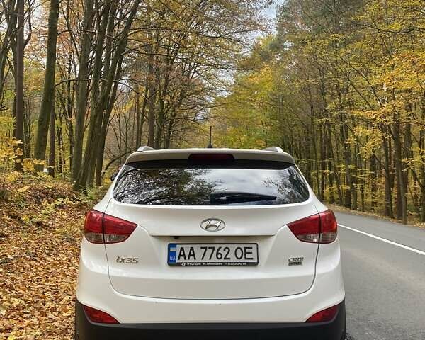 Хендай их35 2013 в Львове на Automoto.ua Белый Хендай их35, объемом двигателя 2 л и пробегом 297 тыс. км за 10800 $, фото 8 на Automoto.ua