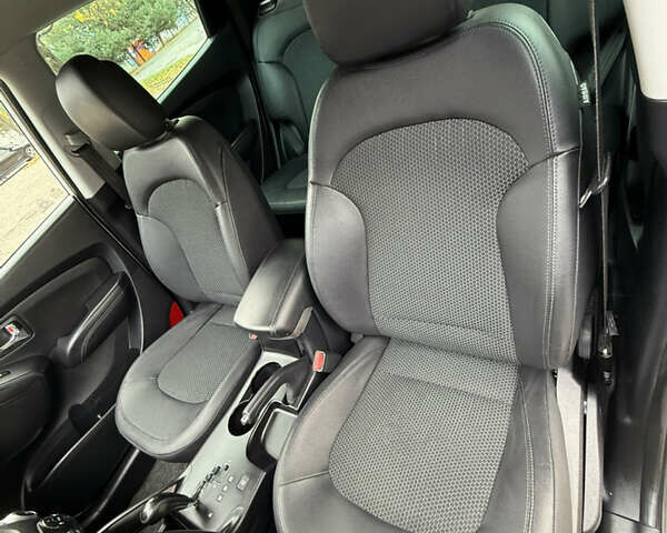 Білий Хендай іх35, об'ємом двигуна 2 л та пробігом 180 тис. км за 16300 $, фото 91 на Automoto.ua