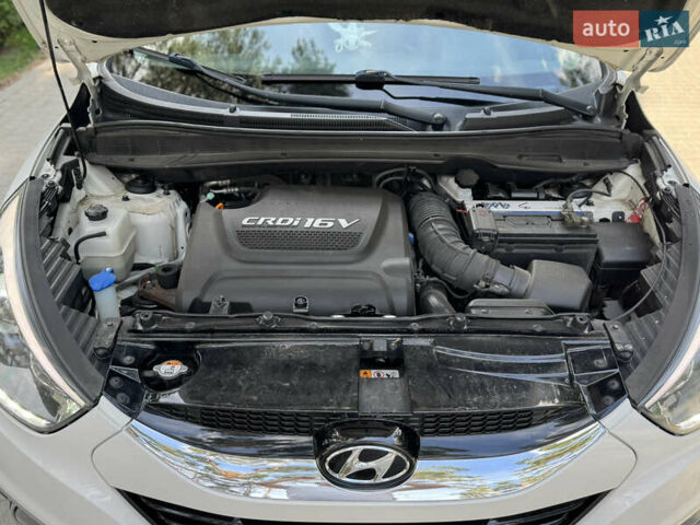 Білий Хендай іх35, об'ємом двигуна 2 л та пробігом 238 тис. км за 14900 $, фото 10 на Automoto.ua