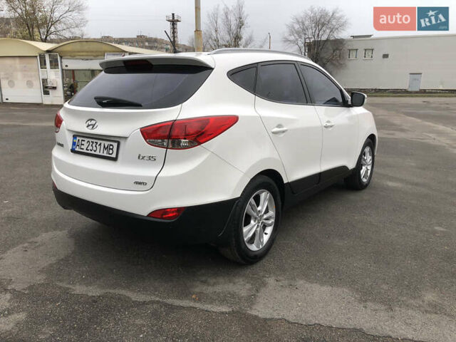 Белый Хендай их35, объемом двигателя 2 л и пробегом 120 тыс. км за 13500 $, фото 5 на Automoto.ua