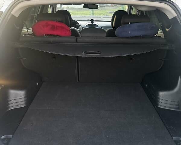 Белый Хендай их35, объемом двигателя 2 л и пробегом 126 тыс. км за 14500 $, фото 10 на Automoto.ua