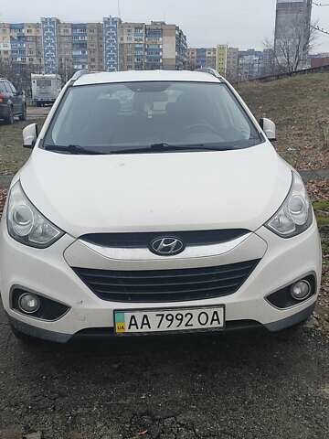 Білий Хендай іх35, об'ємом двигуна 2 л та пробігом 138 тис. км за 13500 $, фото 2 на Automoto.ua