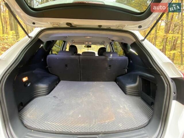 Хендай их35 2013 в Львове на Automoto.ua Белый Хендай их35, объемом двигателя 2 л и пробегом 297 тыс. км за 10800 $, фото 25 на Automoto.ua