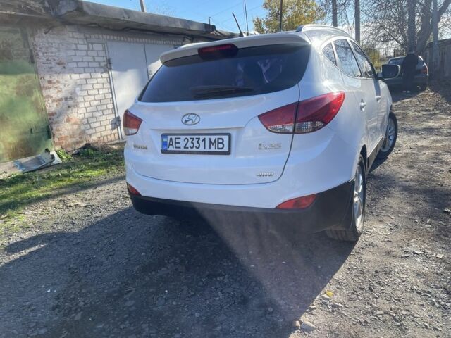 Белый Хендай их35, объемом двигателя 2 л и пробегом 125 тыс. км за 12699 $, фото 2 на Automoto.ua