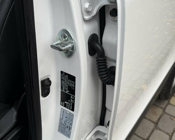 Білий Хендай іх35, об'ємом двигуна 2 л та пробігом 180 тис. км за 16300 $, фото 89 на Automoto.ua