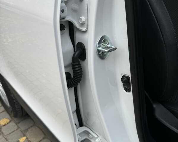 Білий Хендай іх35, об'ємом двигуна 2 л та пробігом 180 тис. км за 16300 $, фото 60 на Automoto.ua