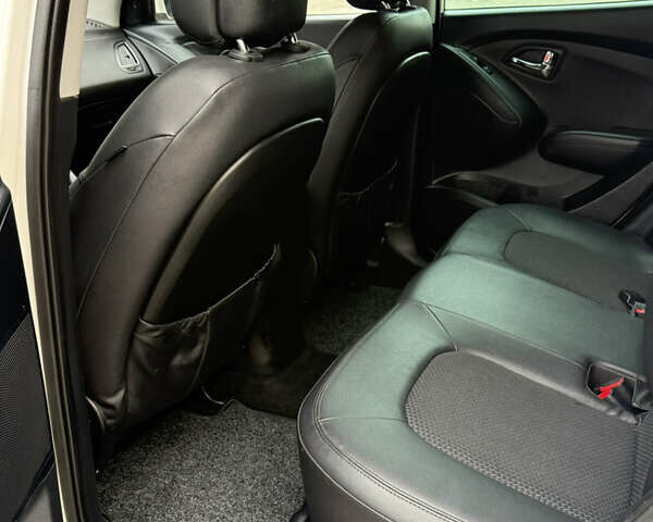 Білий Хендай іх35, об'ємом двигуна 2 л та пробігом 180 тис. км за 16300 $, фото 82 на Automoto.ua