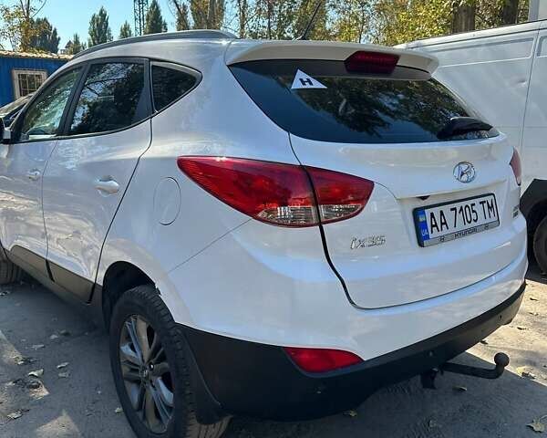 Білий Хендай іх35, об'ємом двигуна 2 л та пробігом 160 тис. км за 12500 $, фото 10 на Automoto.ua