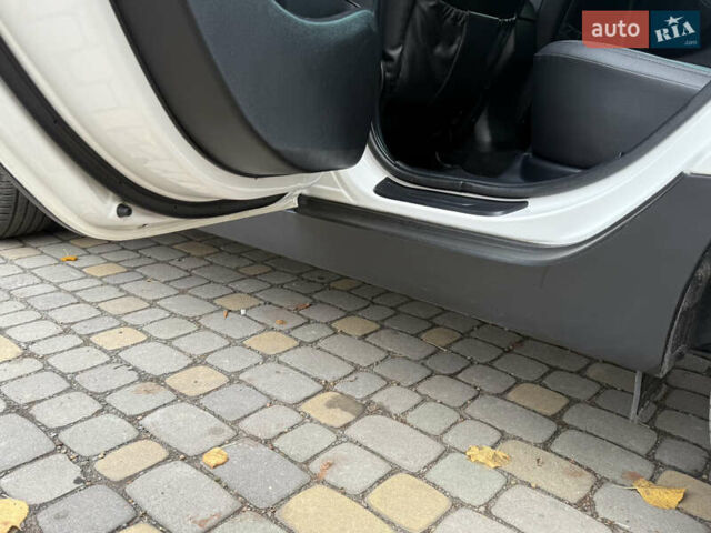 Білий Хендай іх35, об'ємом двигуна 2 л та пробігом 180 тис. км за 16300 $, фото 77 на Automoto.ua