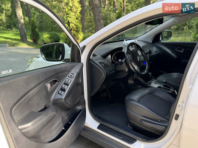 Білий Хендай іх35, об'ємом двигуна 2 л та пробігом 238 тис. км за 14900 $, фото 5 на Automoto.ua