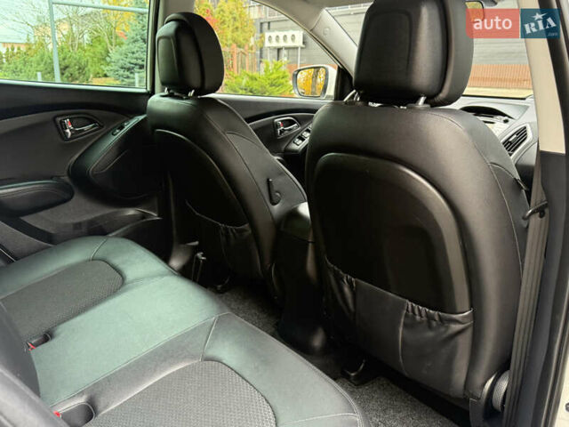 Білий Хендай іх35, об'ємом двигуна 2 л та пробігом 180 тис. км за 16300 $, фото 74 на Automoto.ua