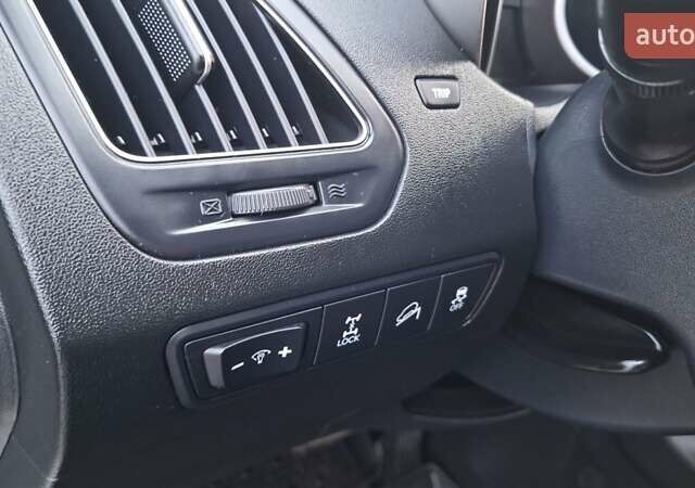 Білий Хендай іх35, об'ємом двигуна 2 л та пробігом 208 тис. км за 13999 $, фото 6 на Automoto.ua