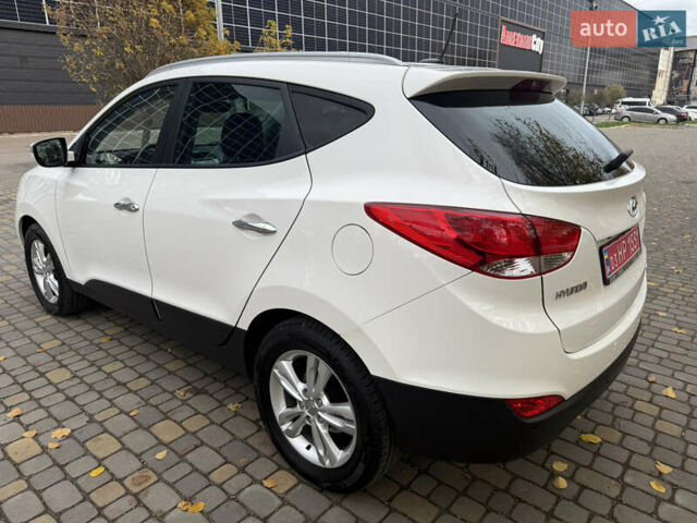 Білий Хендай іх35, об'ємом двигуна 2 л та пробігом 180 тис. км за 16300 $, фото 3 на Automoto.ua