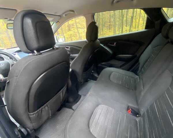 Хендай их35 2013 в Львове на Automoto.ua Белый Хендай их35, объемом двигателя 2 л и пробегом 297 тыс. км за 10800 $, фото 23 на Automoto.ua
