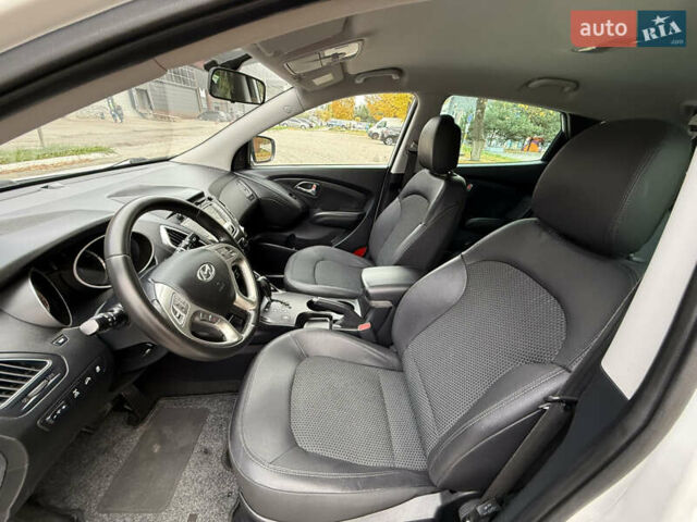 Білий Хендай іх35, об'ємом двигуна 2 л та пробігом 180 тис. км за 16300 $, фото 93 на Automoto.ua