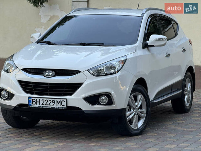 Белый Хендай их35, объемом двигателя 2 л и пробегом 85 тыс. км за 15999 $, фото 69 на Automoto.ua