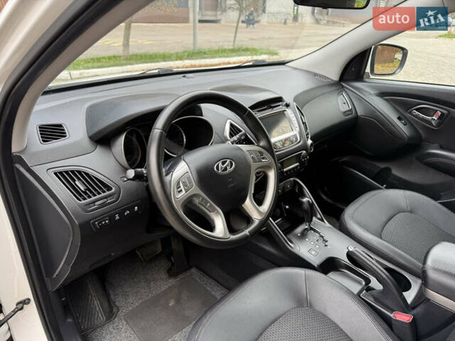 Білий Хендай іх35, об'ємом двигуна 2 л та пробігом 180 тис. км за 16300 $, фото 94 на Automoto.ua