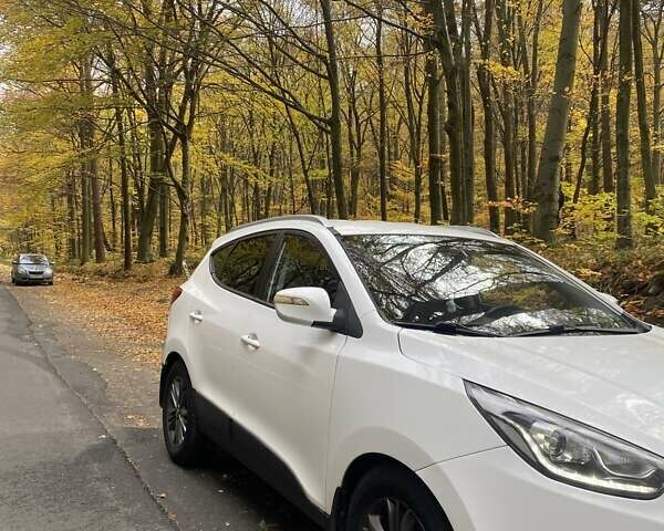 Хендай их35 2013 в Львове на Automoto.ua Белый Хендай их35, объемом двигателя 2 л и пробегом 297 тыс. км за 10800 $, фото 10 на Automoto.ua