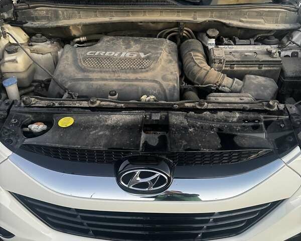 Белый Хендай их35, объемом двигателя 2 л и пробегом 126 тыс. км за 14500 $, фото 12 на Automoto.ua
