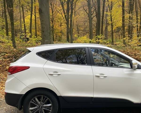 Хендай их35 2013 в Львове на Automoto.ua Белый Хендай их35, объемом двигателя 2 л и пробегом 297 тыс. км за 10800 $, фото 9 на Automoto.ua